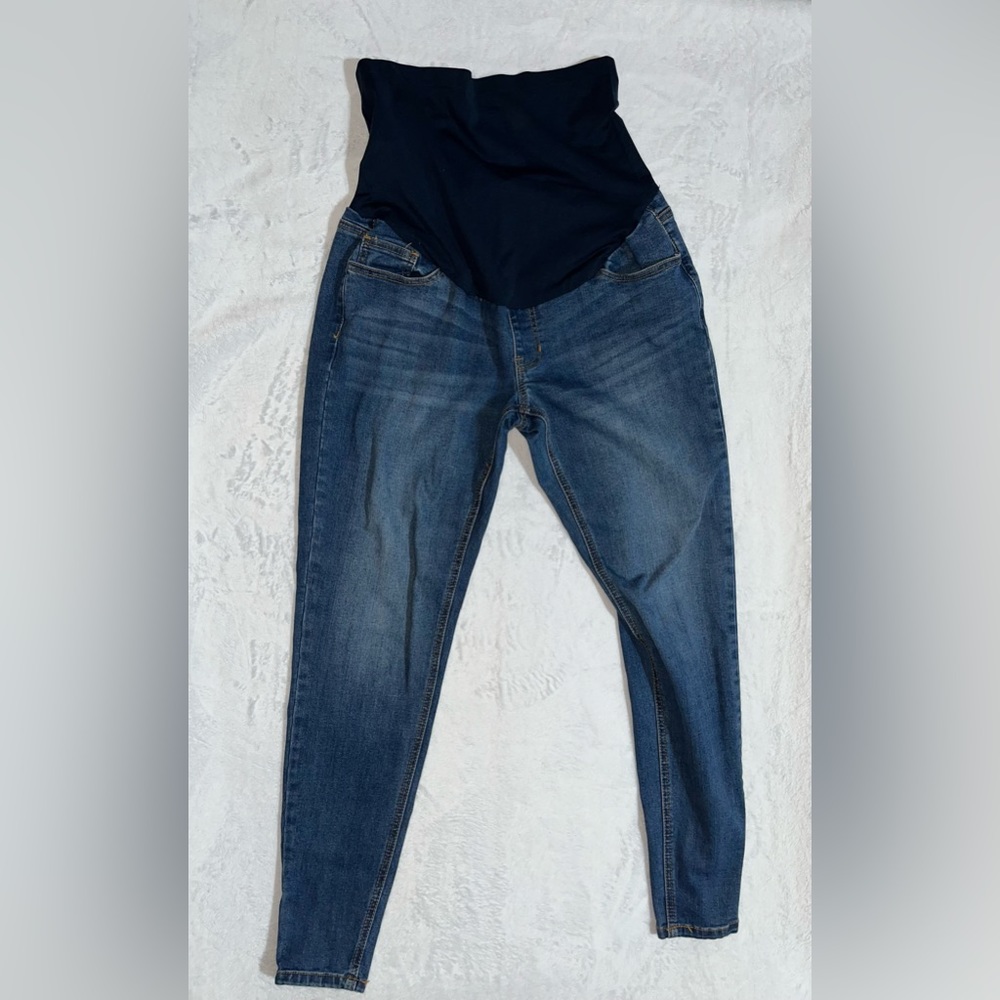 Maternity blue jeans
